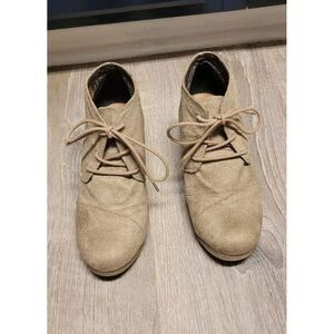 City Classified Women's Wedge Heel Boots Size‎ 6.5